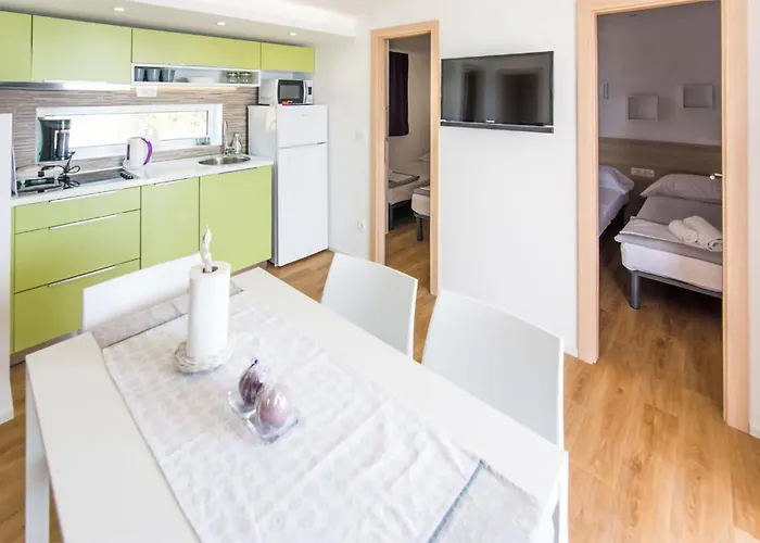Vakantiehuis Awesome In Biograd With Wifi